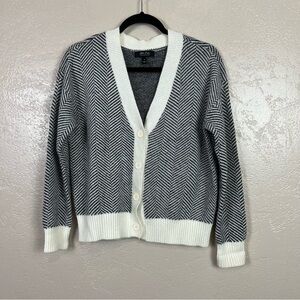 5 for $30 Witty fox women long sleeve bottoms white black‎ sweater cardigan XS